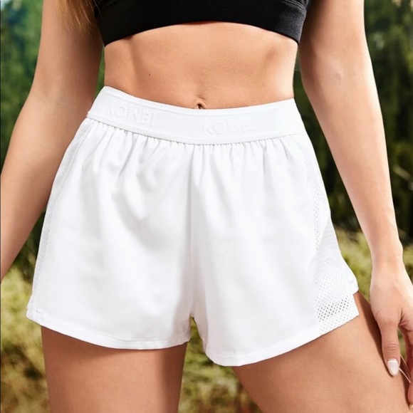 White 2 in 1 workout shorts. Elastic waist sports shorts. - Picture 3 of 3